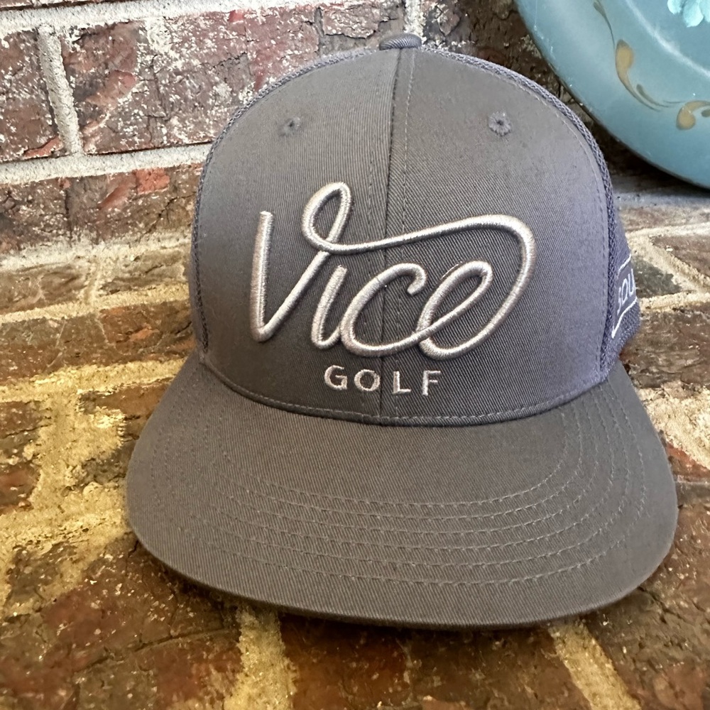 Vice Golf Embroidered Script Snapback Mesh Hat - Gray